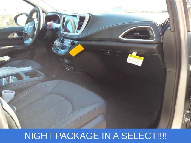 2026 Chrysler Pacifica Select AWD