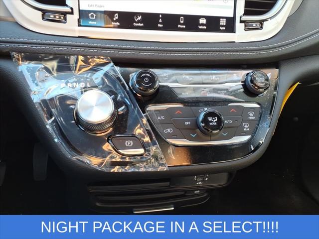 2026 Chrysler Pacifica Select AWD