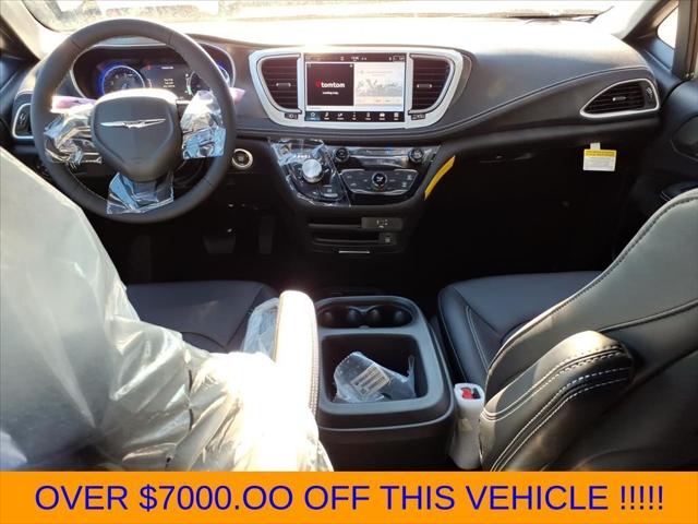 2026 Chrysler Pacifica Select AWD