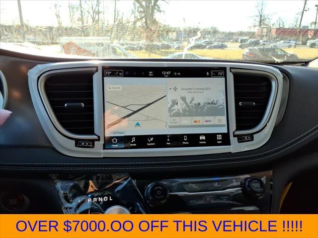 2026 Chrysler Pacifica Select AWD