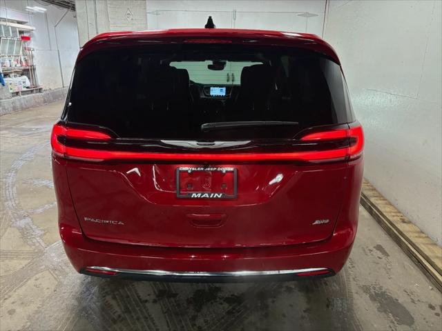 2026 Chrysler Pacifica Select AWD