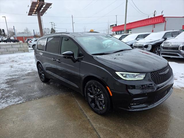 2026 Chrysler Pacifica PACIFICA SELECT AWD