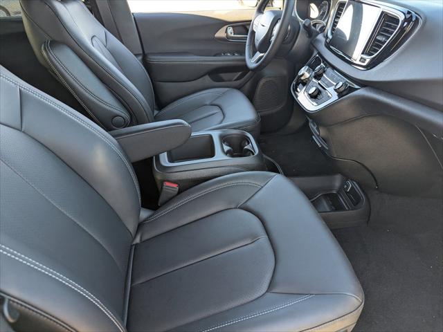 2026 Chrysler Voyager LX