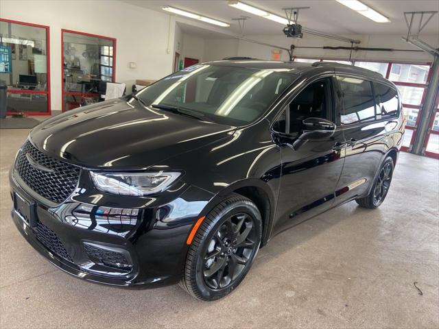 2026 Chrysler Pacifica PACIFICA SELECT AWD