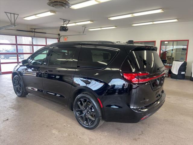 2026 Chrysler Pacifica Select AWD