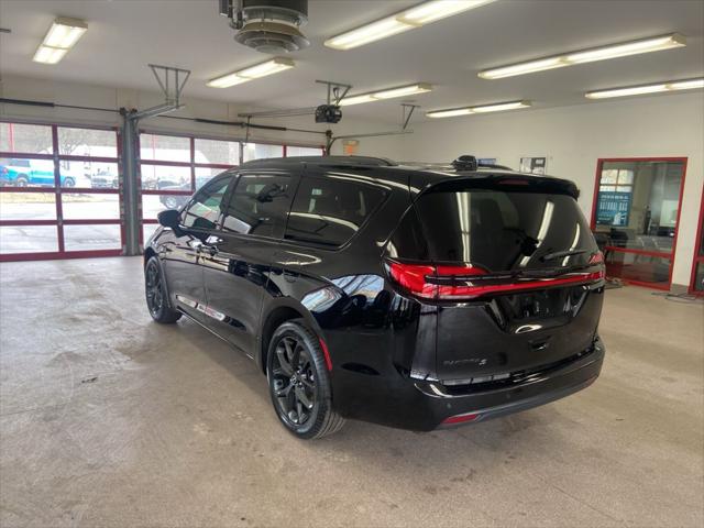 2026 Chrysler Pacifica Select AWD