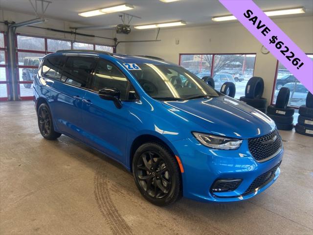 2026 Chrysler Pacifica PACIFICA SELECT AWD