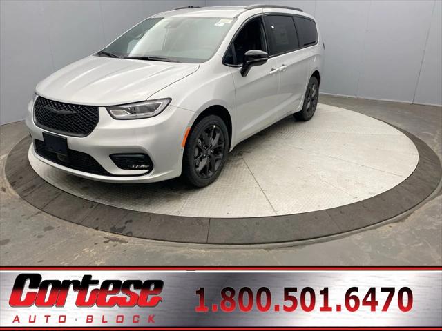 2026 Chrysler Pacifica PACIFICA SELECT AWD