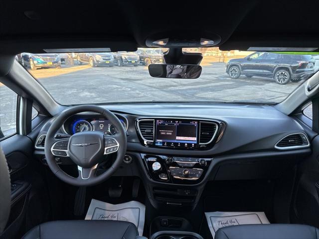 2026 Chrysler Voyager VOYAGER LX