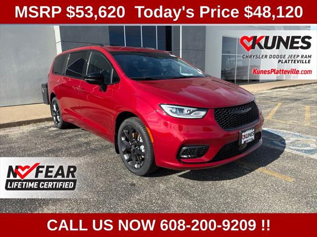 2026 Chrysler Pacifica Select AWD for sale in Platteville, WI
