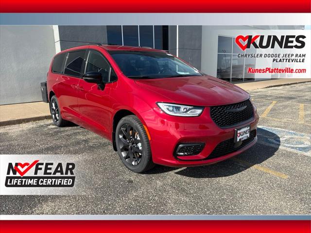 2026 Chrysler Pacifica Select AWD for sale in Platteville, WI