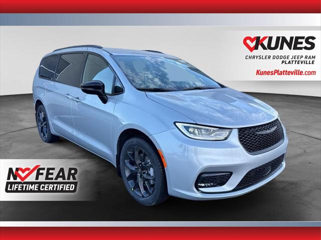 2026 Chrysler Pacifica Select AWD for sale in Platteville, WI