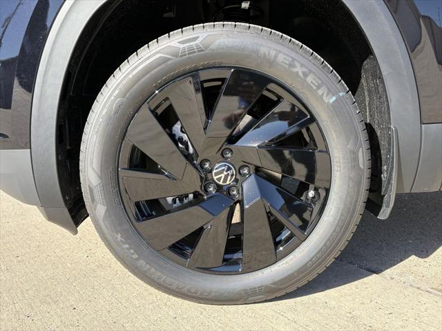 2026 Volkswagen Atlas Cross Sport SE with Technology