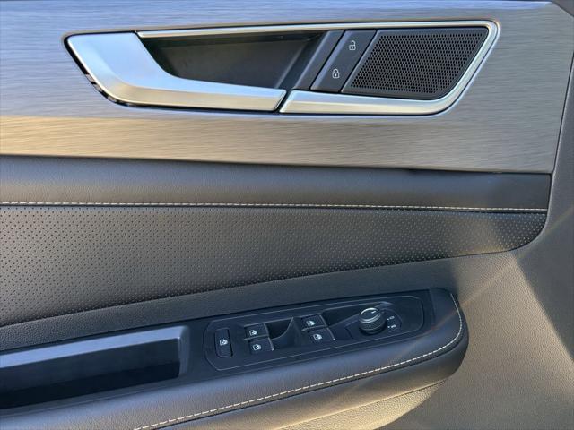 2026 Volkswagen Atlas Cross Sport SE with Technology