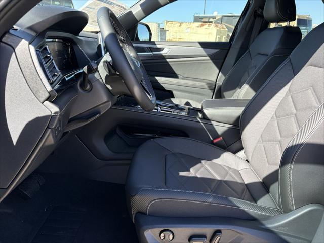 2026 Volkswagen Atlas Cross Sport SE with Technology