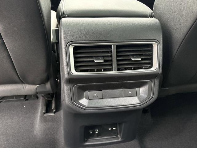 2026 Volkswagen Atlas Cross Sport SEL Premium R-Line