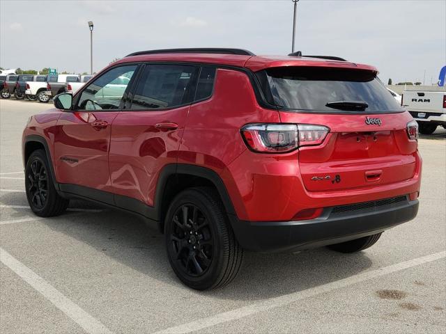 2025 Jeep Compass COMPASS LATITUDE 4X4
