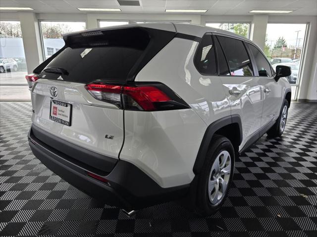 2025 Toyota RAV4 LE