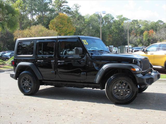 2025 Jeep Wrangler 4-Door Summit 4x4 2025 Jeep Wrangler 4-Door Summit 4x4
