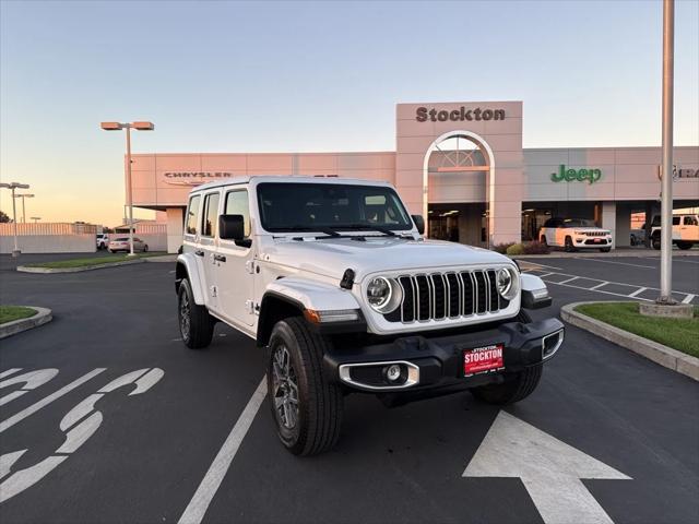 2025 Jeep Wrangler 4-Door Sahara 4x4