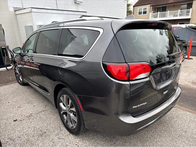 2017 Chrysler Pacifica Limited 2017 Chrysler Pacifica Limited