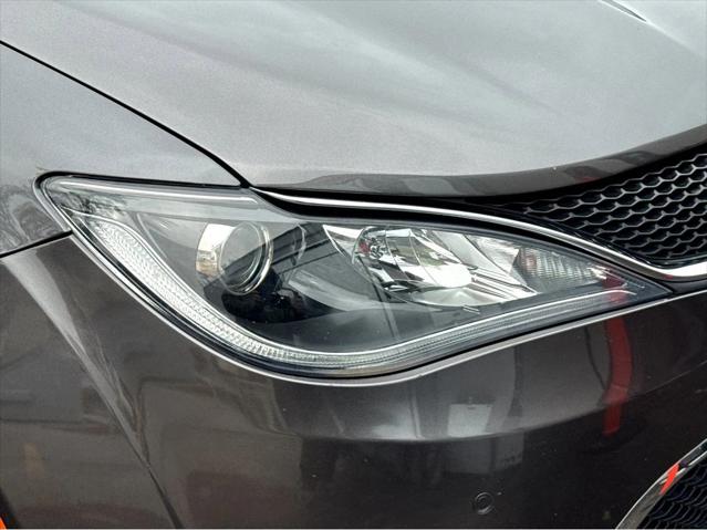 2017 Chrysler Pacifica Limited 2017 Chrysler Pacifica Limited