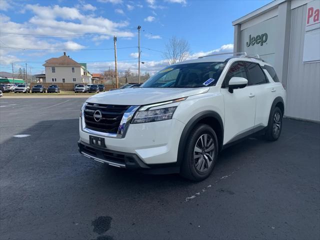 2023 Nissan Pathfinder SL 4WD