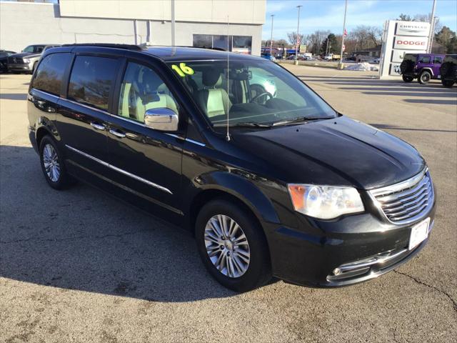 2016 Chrysler Town and Country Touring-L Anniversary Edition 2016 Chrysler Town and Country Touring-L Anniversary Edition