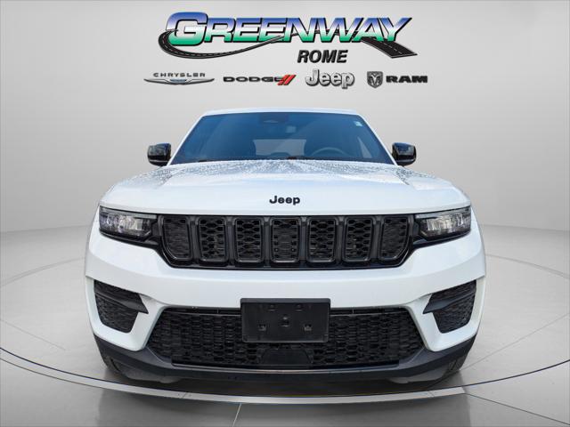 2023 Jeep Grand Cherokee Altitude 4x4 2023 Jeep Grand Cherokee Altitude 4x4