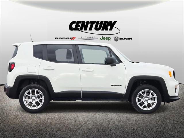 2023 Jeep Renegade Latitude 4x4 2023 Jeep Renegade Latitude 4x4
