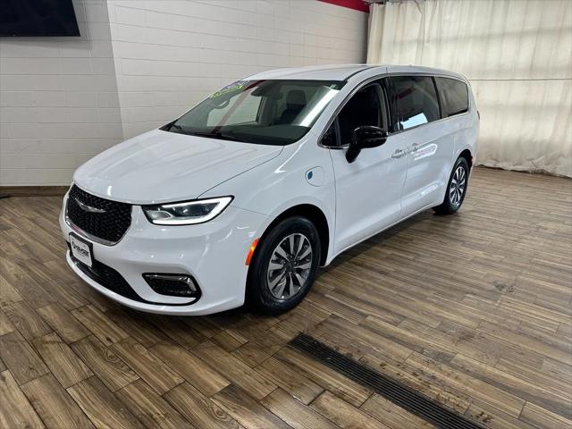 2024 Chrysler Pacifica Hybrid Select 2024 Chrysler Pacifica Hybrid Select