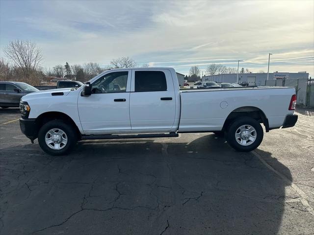 2024 RAM 3500 Tradesman Crew Cab 4x4 8 Box