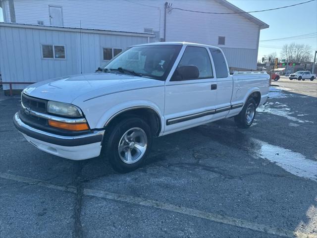 2002 Chevrolet S-10 LS 2002 Chevrolet S-10 LS