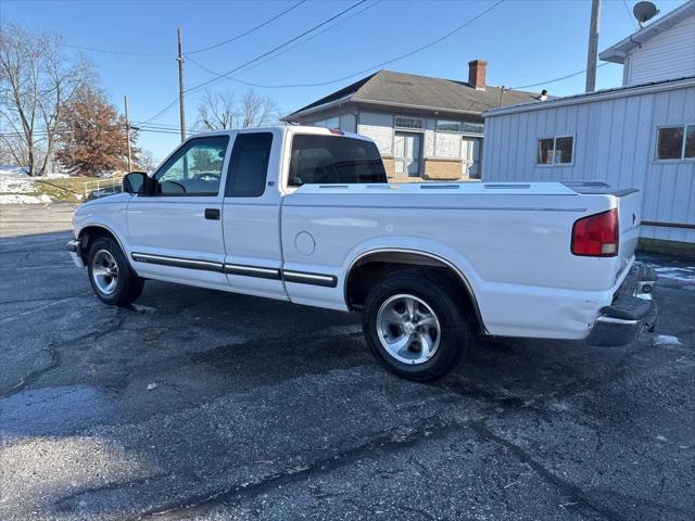2002 Chevrolet S-10 LS 2002 Chevrolet S-10 LS