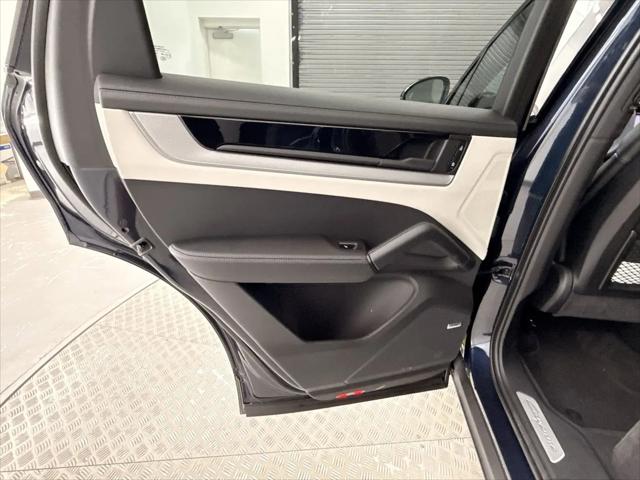 2025 Porsche Cayenne Cayenne