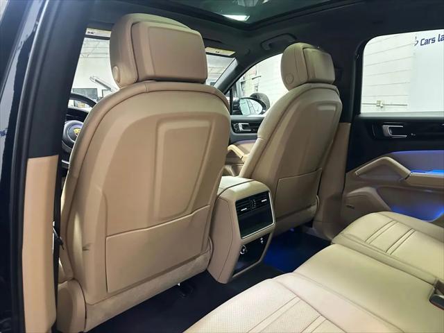 2022 Porsche Cayenne Platinum Edition