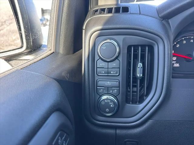 2026 GMC Sierra 1500 Crew Cab, Standard Bed, Pro, 4WD