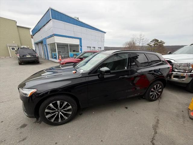 2024 Volvo XC60 B5 Plus Dark Theme