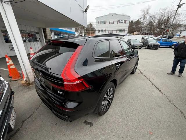 2024 Volvo XC60 B5 Plus Dark Theme