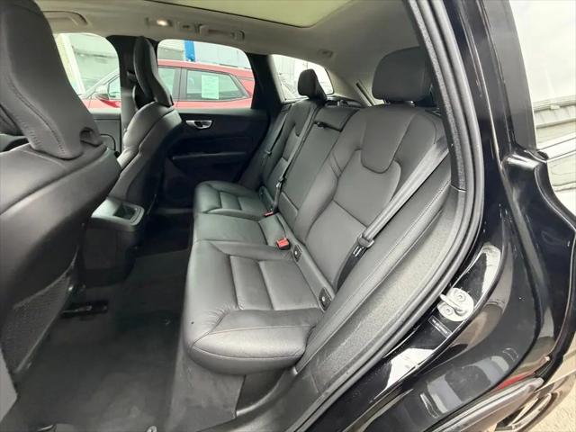 2024 Volvo XC60 B5 Plus Dark Theme