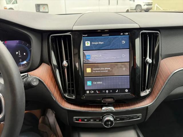 2024 Volvo XC60 B5 Plus Dark Theme