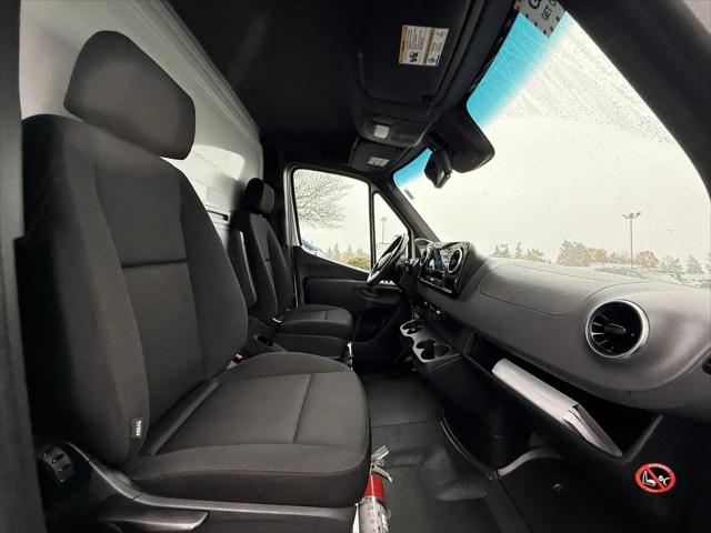2021 Freightliner Sprinter Standard Roof I4