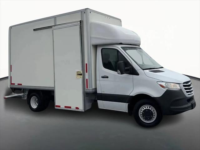 2021 Freightliner Sprinter Standard Roof I4