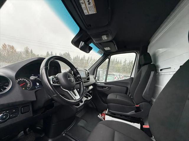 2021 Freightliner Sprinter Standard Roof I4