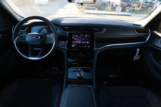 2025 Jeep Grand Cherokee Altitude X 4x4