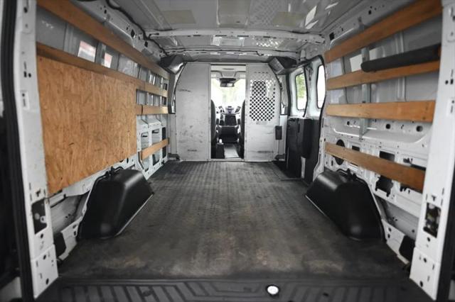 2016 Ford Transit w/60/40 Side Door w/RWB