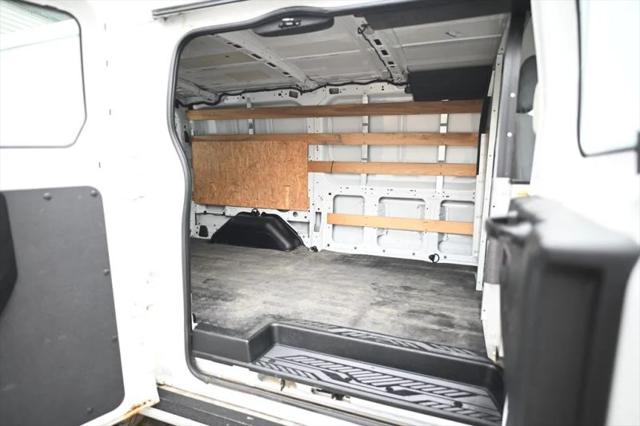 2016 Ford Transit w/60/40 Side Door w/RWB