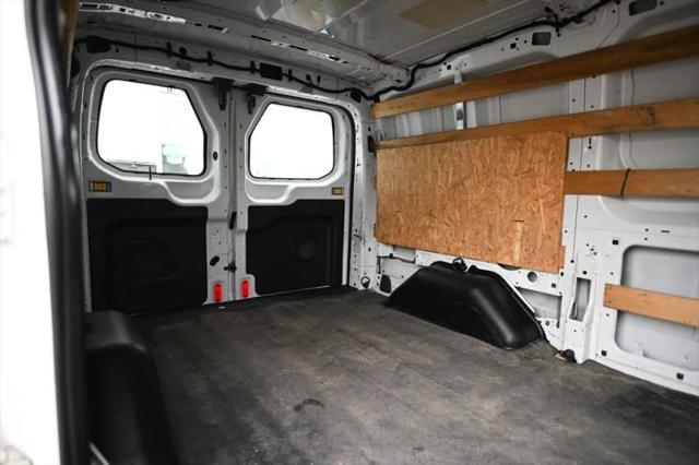 2016 Ford Transit w/60/40 Side Door w/RWB