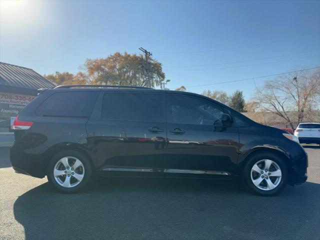 2013 Toyota Sienna LE V6 8 Passenger