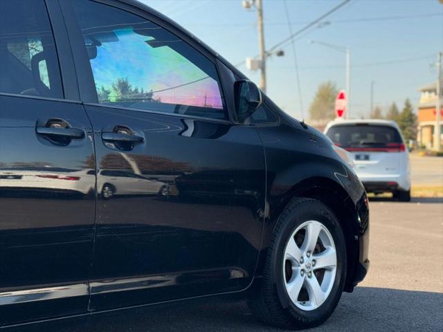 2013 Toyota Sienna LE V6 8 Passenger